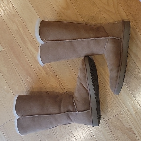 Ugg Bailey Button Triplet Tall Boots - Picture 10 of 16